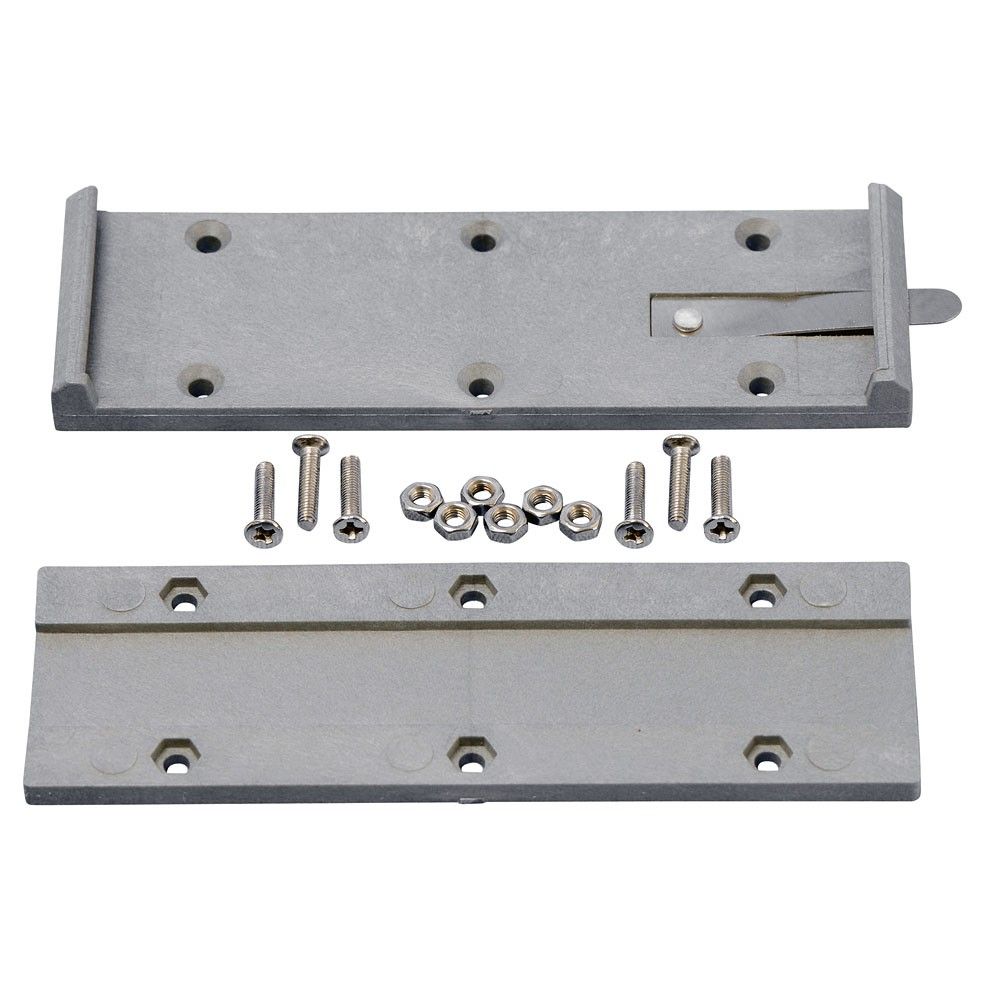 Klemmplatte mit Schrauben und Muttern