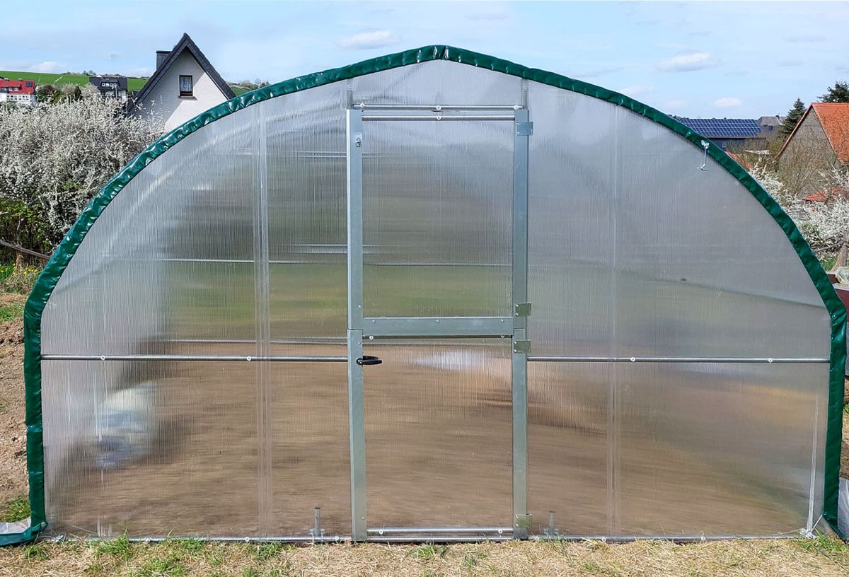 Türfront aus 6 mm Hohlkammerplatte