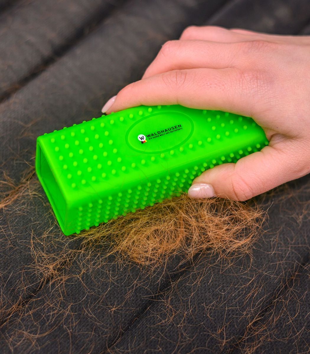 Tierhaarentferner im Einsatz