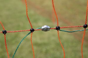 tuer-fuer-elektrozaunnetze-2.jpg