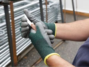 schnittschutzhandschuh-cutter-2.jpg
