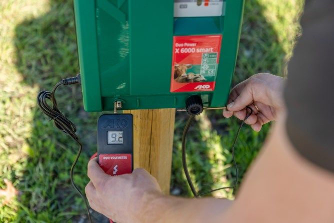 Spannungsmessung direkt am Weidezaungerät